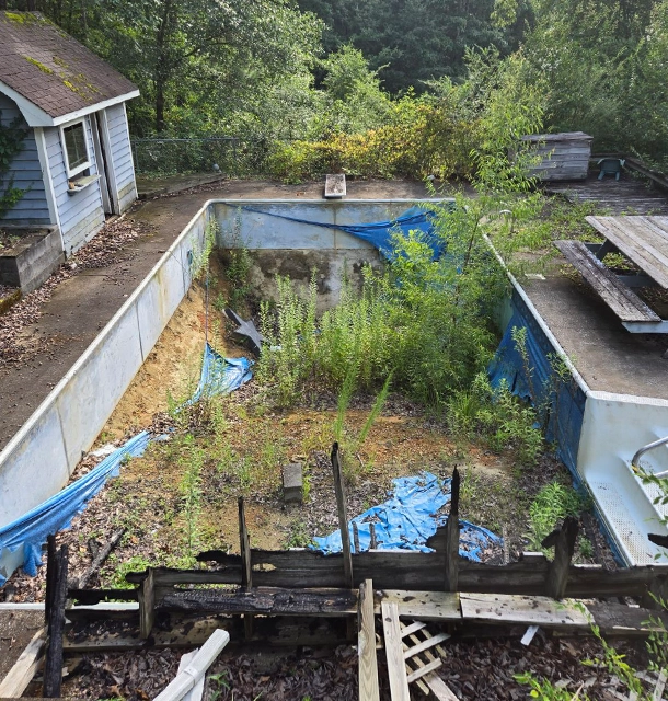 pool with calcium deposits